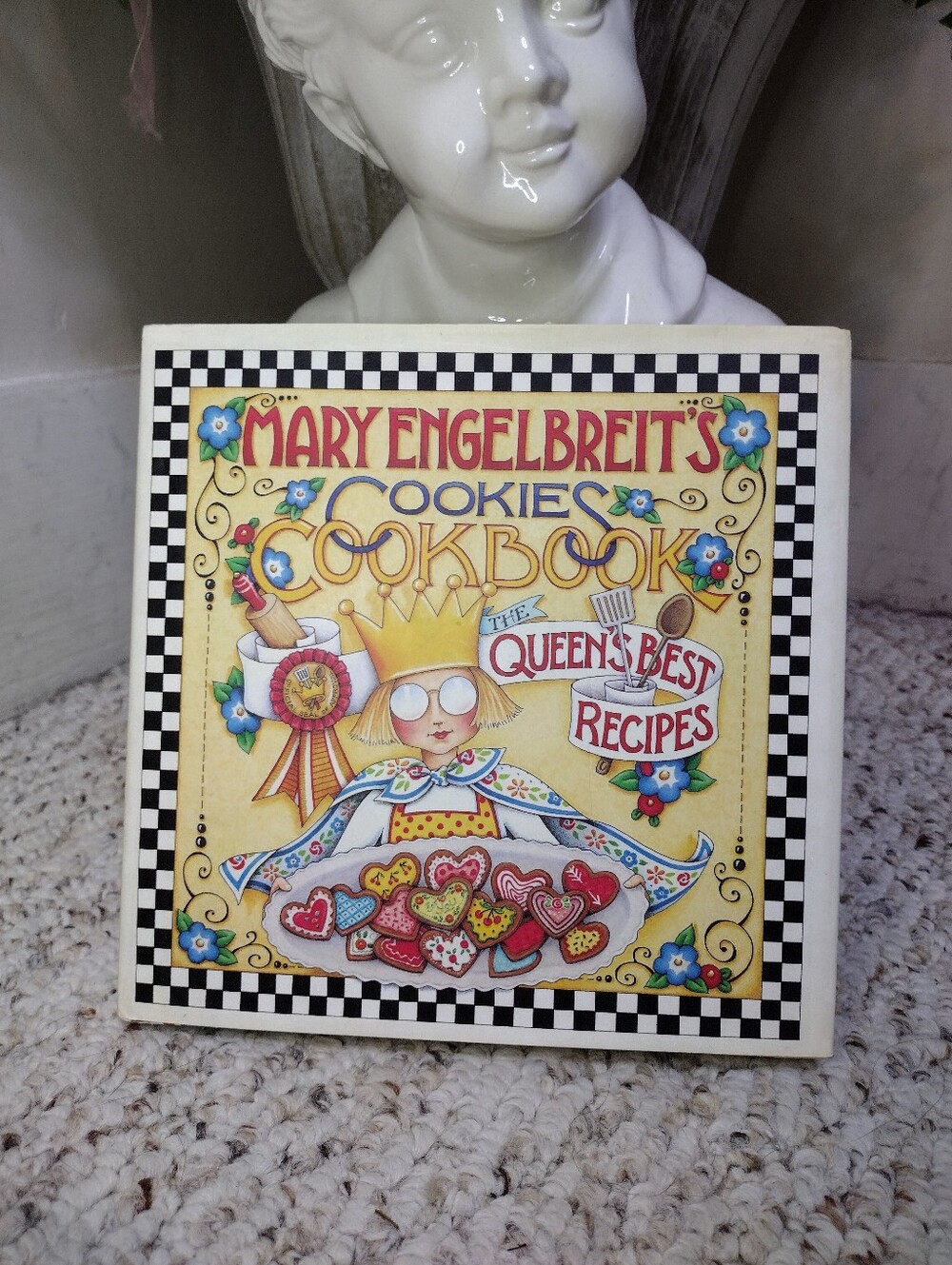 Vintage Mary Engelbreit 1998 "The Queen's Best Recipes Cookie Cookbook"